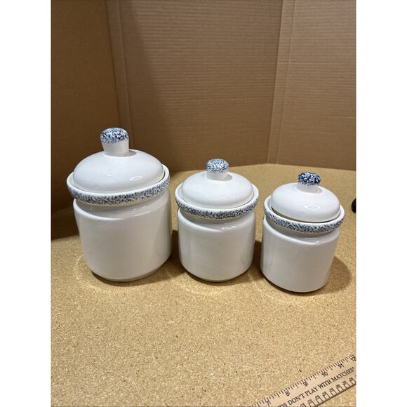VTG Ceramic Canister Set of 3 – Blue Heart Folk Art Spongeware - Gibson - Picture 3 of 4